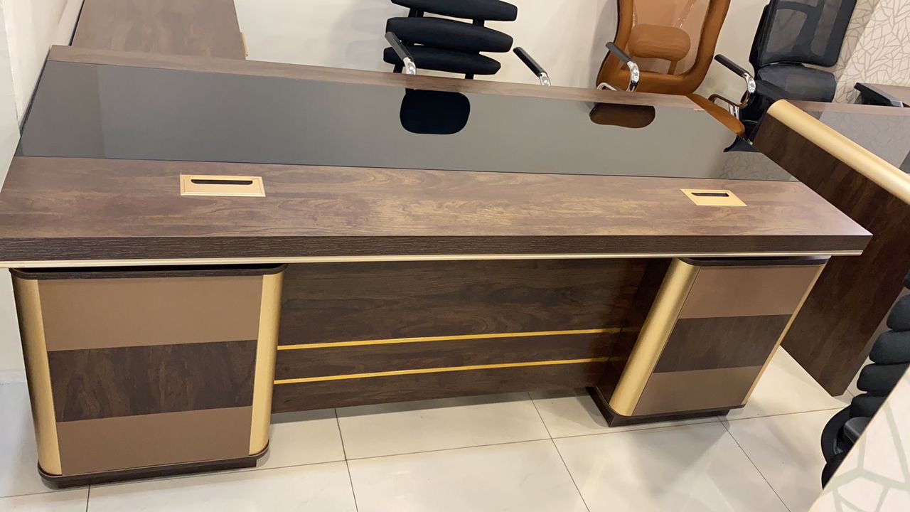 Modern Executive Office Desk (1.6m) | Premium Corporate Furniture